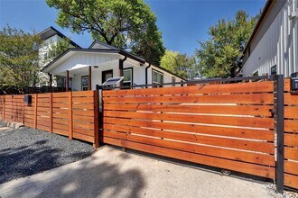 2324 Santa Maria St in Austin, TX - Building Photo - Building Photo