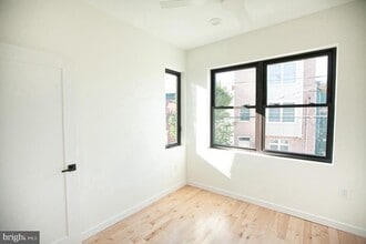 2539 Collins St in Philadelphia, PA - Building Photo - Building Photo