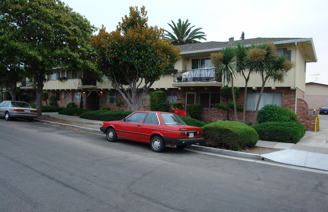 520 Columbia Ave in Sunnyvale, CA - Building Photo