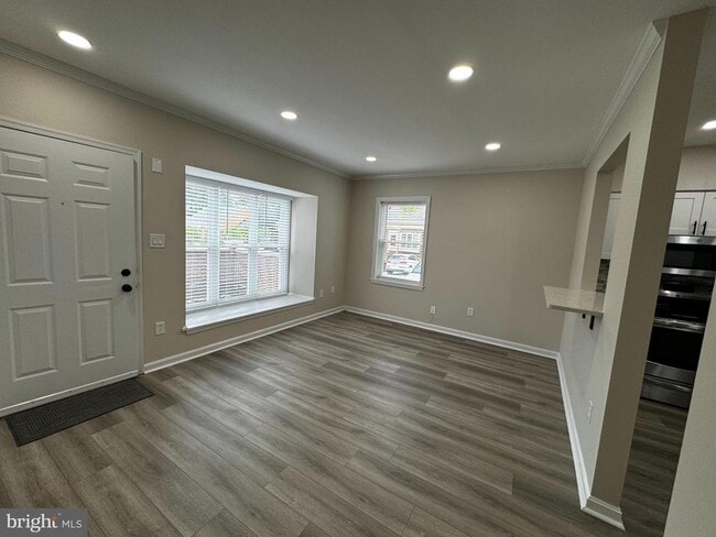 property at 2518 Fairfax Dr