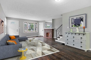3086 Sullivant Ave, Unit 3086 Sullivant in Columbus, OH - Building Photo