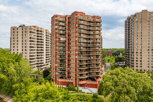 Condominium La Vigie in Montréal, QC - Building Photo