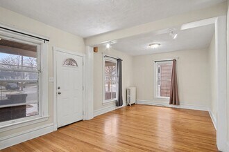 440 Diamond Ave NE in Grand Rapids, MI - Building Photo - Building Photo