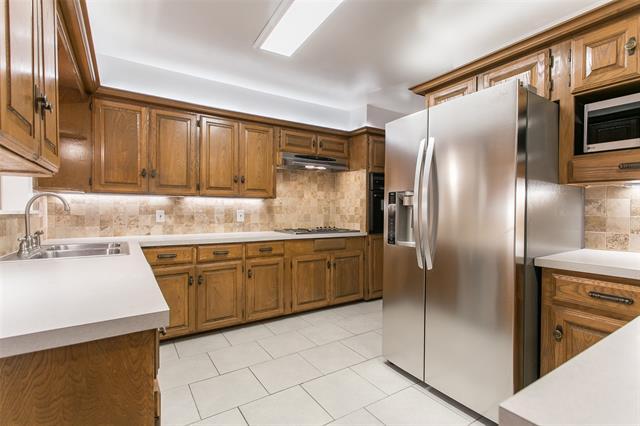 property at 2803 Costa Mesa Dr