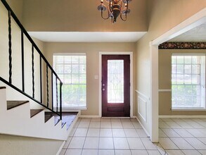 16614 Cairnway Dr in Houston, TX - Building Photo - Building Photo