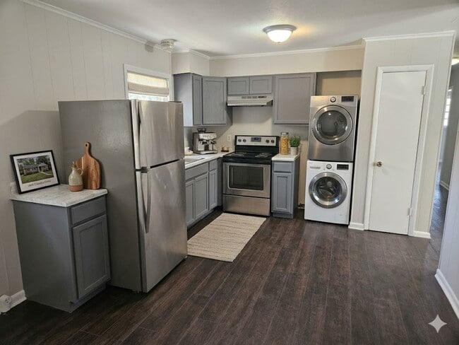 1806 Camelot Dr in Fayetteville, NC - Building Photo - Building Photo