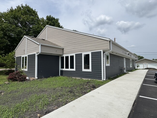 520 6th St in Nicollet, MN - Building Photo - Building Photo