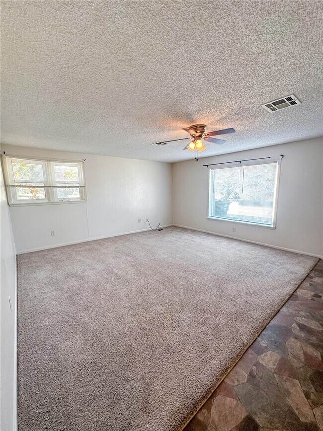 924 NW Runyon Rd in Lawton, OK - Building Photo - Building Photo