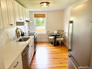 188 E Lake St in Winchester, CT - Foto de edificio - Building Photo