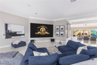 7270 Loma Alta Cir in Las Vegas, NV - Building Photo - Building Photo