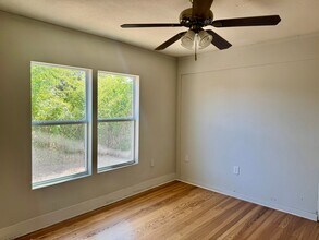 108 Robert E Lee in San Antonio, TX - Foto de edificio - Building Photo