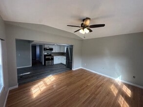 10 May St in Webster, MA - Building Photo - Building Photo