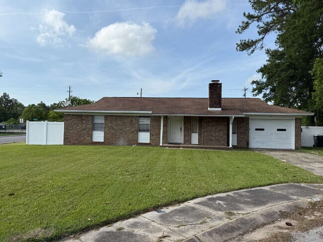 738 Carondelay Dr in Pensacola, FL - Building Photo - Building Photo