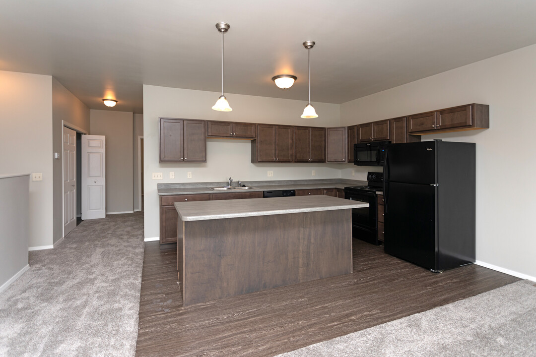 Windsor Heights Apartments in Sioux Falls, SD - Building Photo