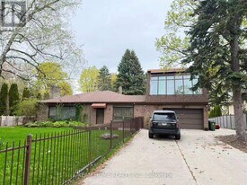 368 Spring Garden Ave in Toronto, ON - Building Photo