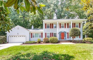 2 Oscars Ct in Poquoson, VA - Building Photo