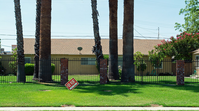 2426 E Peralta Way in Fresno, CA - Building Photo - Building Photo