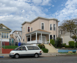2486 J St in San Diego, CA - Foto de edificio - Building Photo