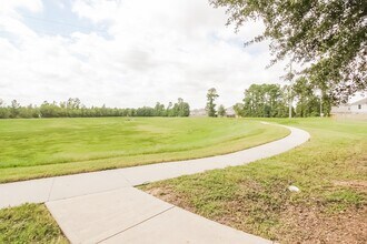17914 Seco Creek Ln in Humble, TX - Foto de edificio - Building Photo