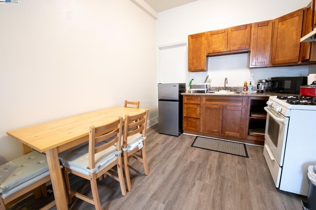 1724 Palmetto Ave in Pacifica, CA - Building Photo - Building Photo