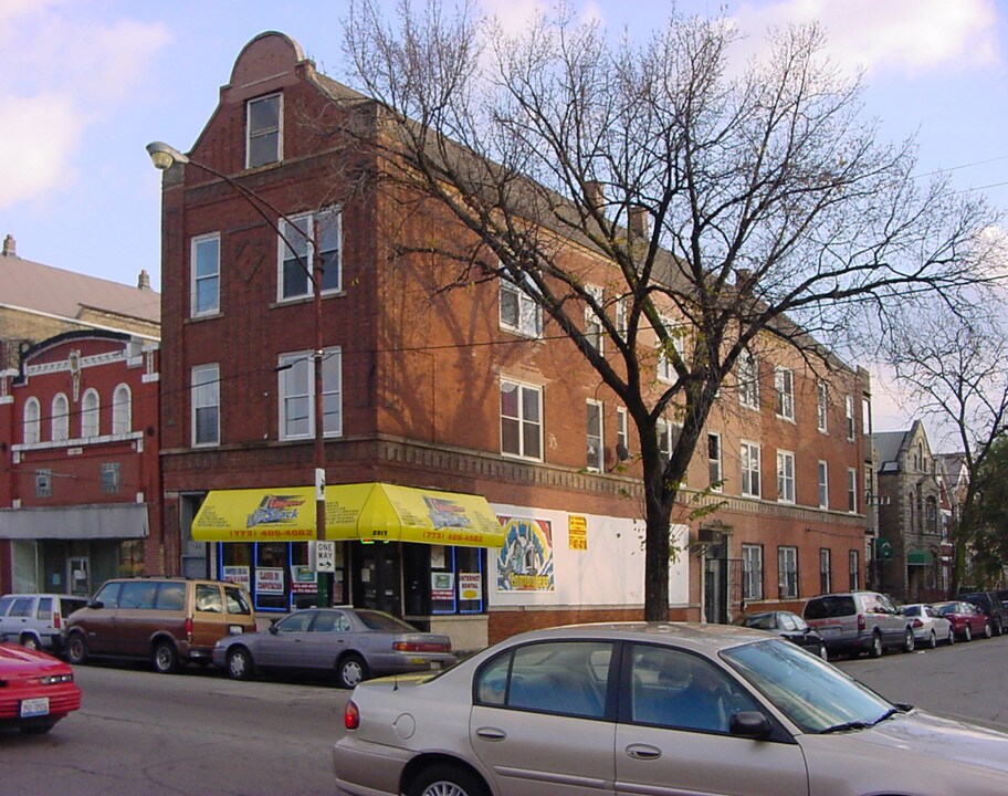 2917 W Cermak Rd in Chicago, IL - Building Photo