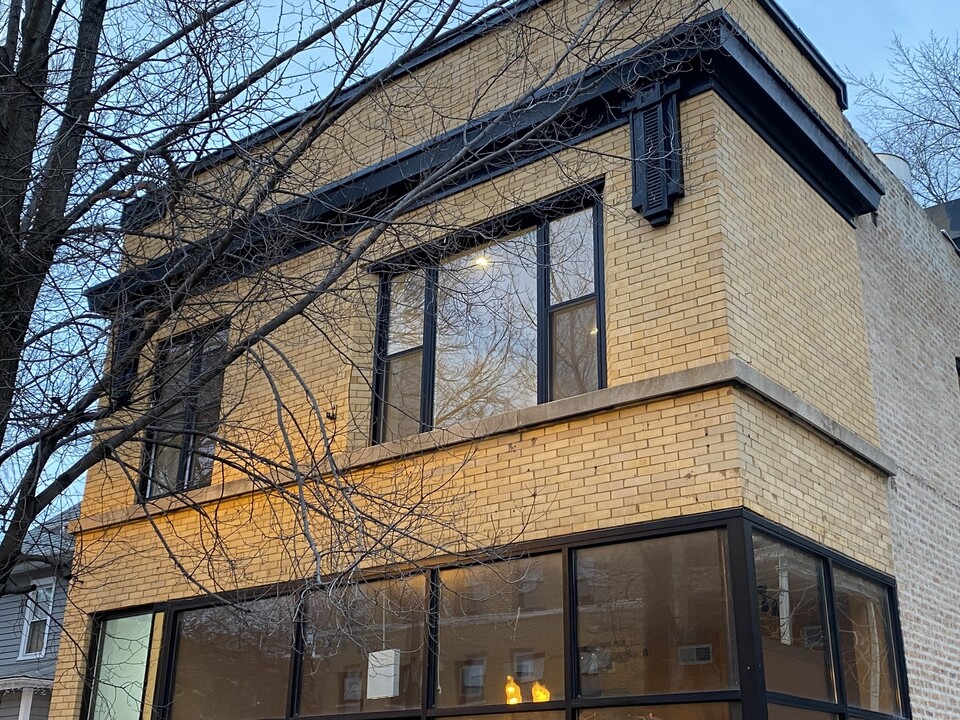 4649 N Damen Ave in Chicago, IL - Building Photo