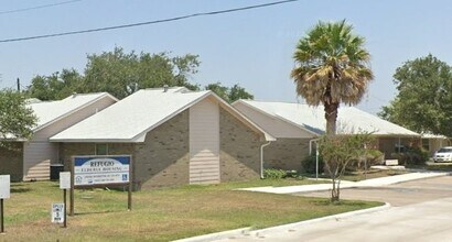 602 W Commons St in Refugio, TX - Building Photo - Building Photo