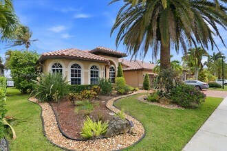 18631 SW 39th St in Miramar, FL - Building Photo - Building Photo