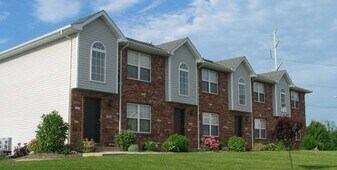 7652 Stonebridge Golf Dr in Maryville, IL - Building Photo