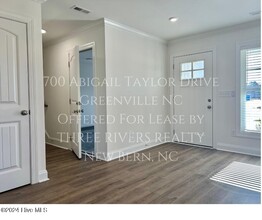 700 Abigail Taylor Dr in Greenville, NC - Building Photo - Building Photo