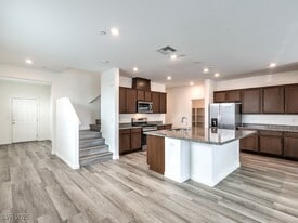 6077 Castle Gardens Ave in Las Vegas, NV - Building Photo