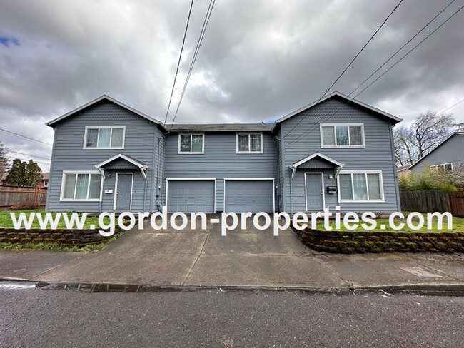 5254 SE 73rd Ave in Portland, OR - Building Photo - Building Photo