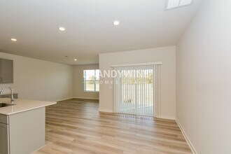 135 Rising Private Ln in Gallatin, TN - Foto de edificio - Building Photo