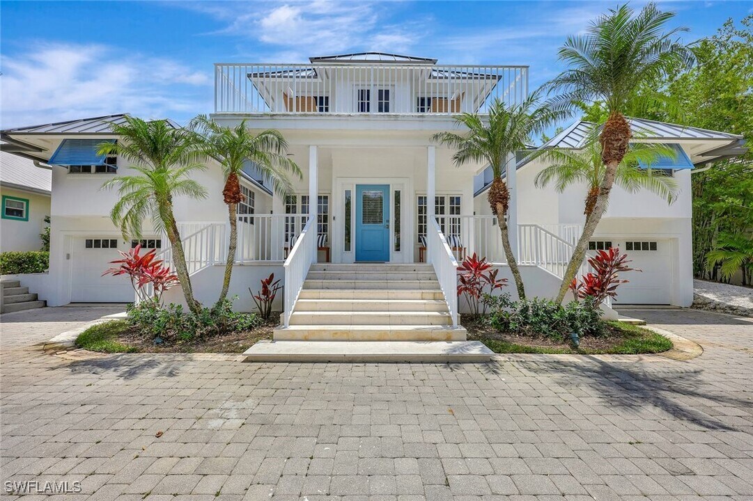 1500 Pelican Ave in Naples, FL - Building Photo
