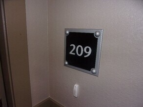 303 Inverness Way S in Englewood, CO - Building Photo - Building Photo