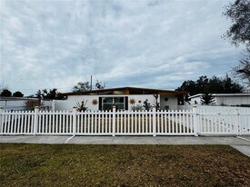 1709 Warrington Wy in Tampa, FL - Building Photo