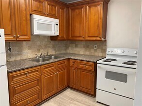 380 E 35th St in Hialeah, FL - Building Photo - Building Photo