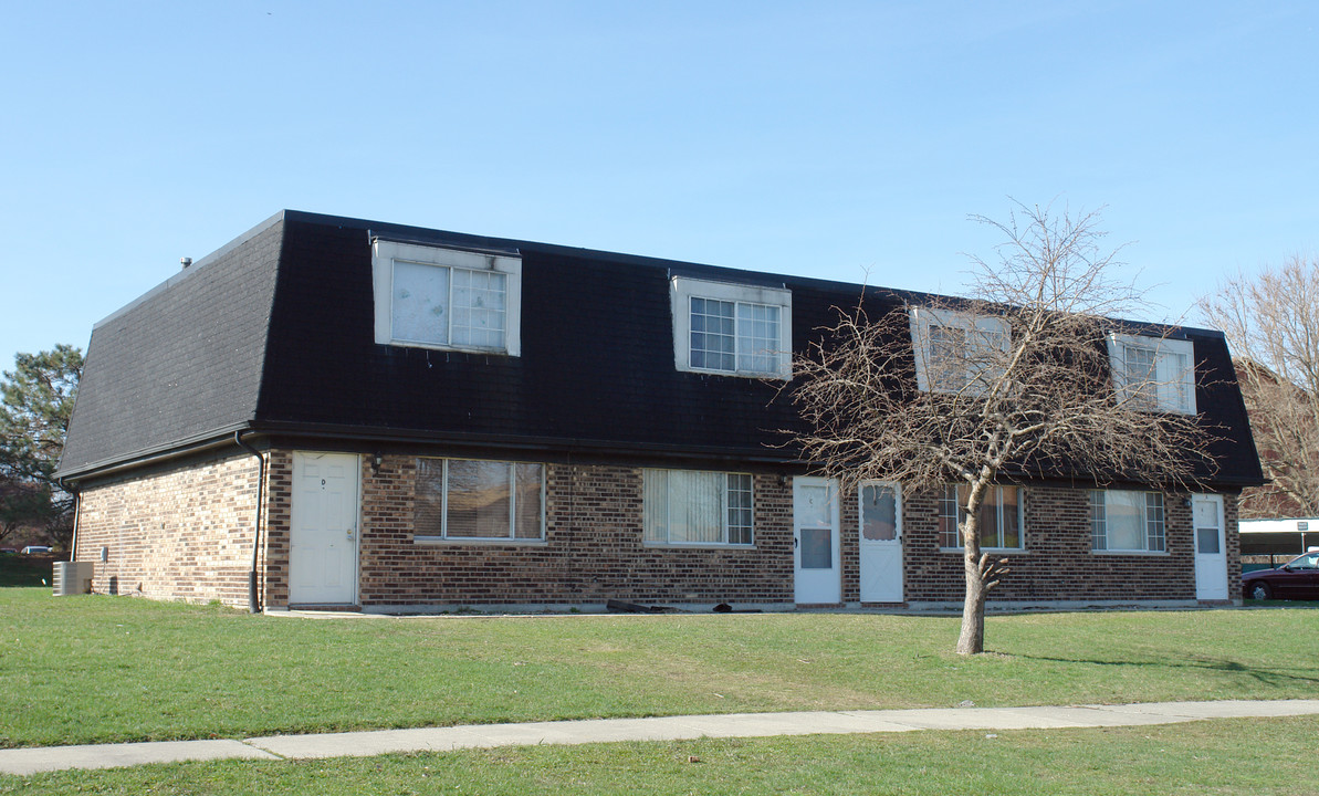 3951 76th Ln in Merrillville, IN - Building Photo