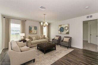 900 Wilmington Pkwy in Cape Coral, FL - Building Photo - Building Photo