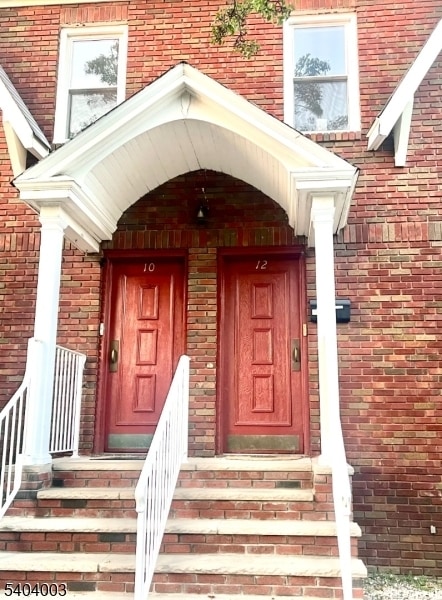 property at 10 Morton Pl