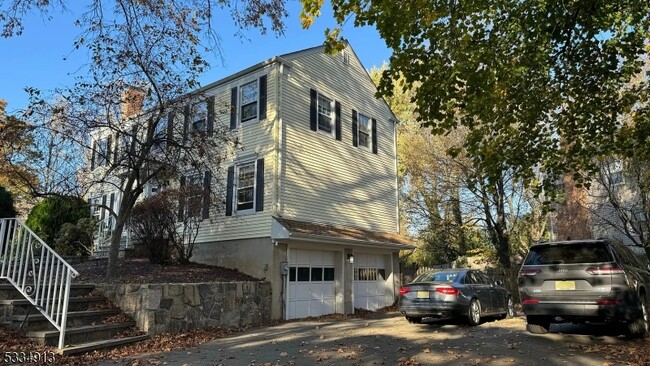 2 Kary Way in Morristown, NJ - Building Photo - Building Photo