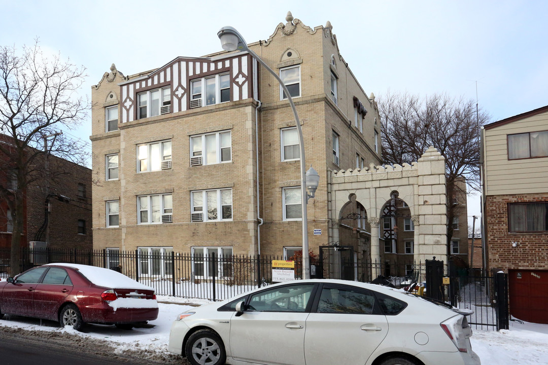 Estes Park in Chicago, IL - Building Photo