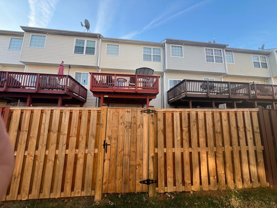 7518 Oakpost Ct in Upper Marlboro, MD - Building Photo