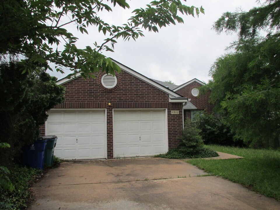 1811 Lion-Heart Dr in Cedar Park, TX - Building Photo