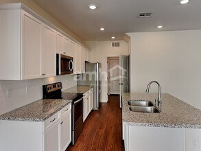 9270 Baylee Bay Ct in Las Vegas, NV - Building Photo - Building Photo