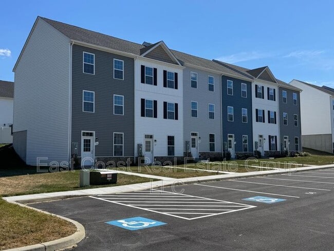 52 Snowdrop Ct in Kearneysville, WV - Building Photo - Building Photo