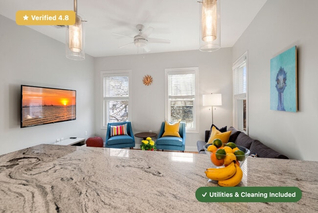 Furnished Private Bedroom in East Boston in Boston, MA - Foto de edificio - Building Photo