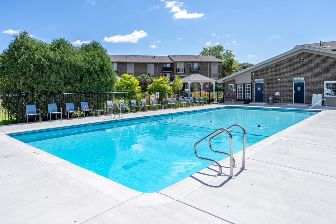 The Greenway at Carol Stream in Carol Stream, IL - Foto de edificio