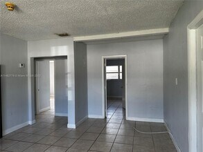 6318 SW 25th St-Unit -1 in Miramar, FL - Building Photo - Building Photo