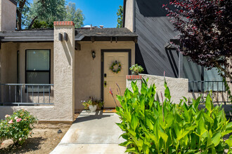 Quail Park in Bakersfield, CA - Building Photo - Building Photo